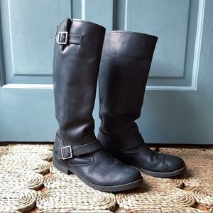 Xhiliration Women’s leather engineer boots 11